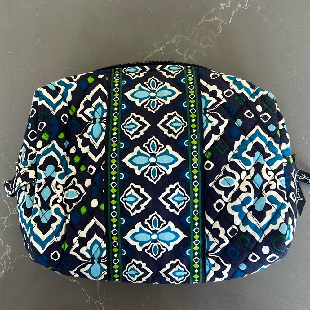 Vera Bradley travel case. Gently used